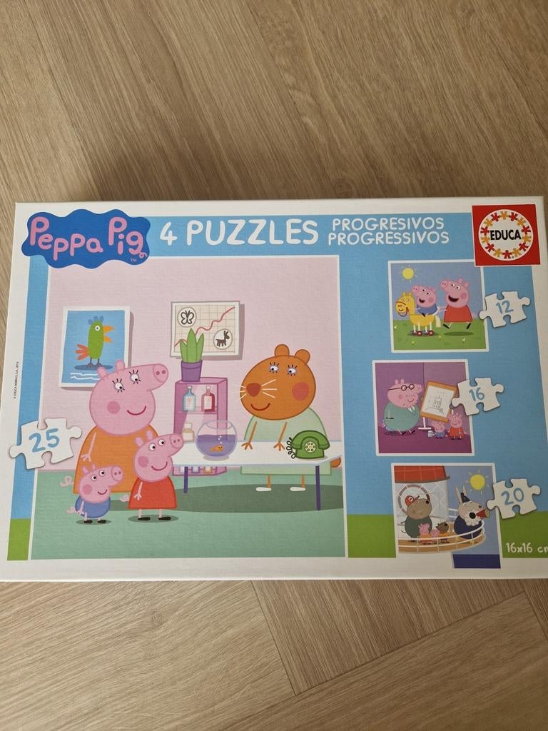 Peuter- en kleuterpuzzels Peppa Pig /Loco Bambino en boekjes, Ophalen of Verzenden, 10 tot 50 stukjes, Zo goed als nieuw, 4 tot 6 jaar