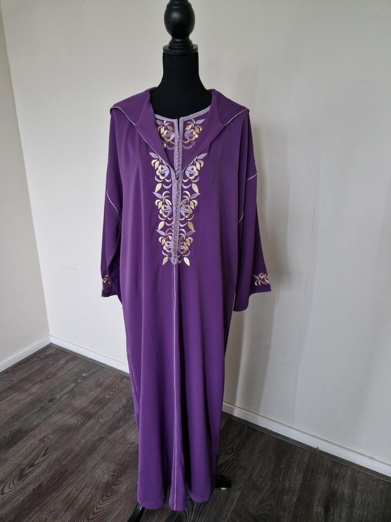 Nieuwe Prachtige jellaba te koop!, Ophalen of Verzenden, Nieuw, Maat 42/44 (L), Overige typen