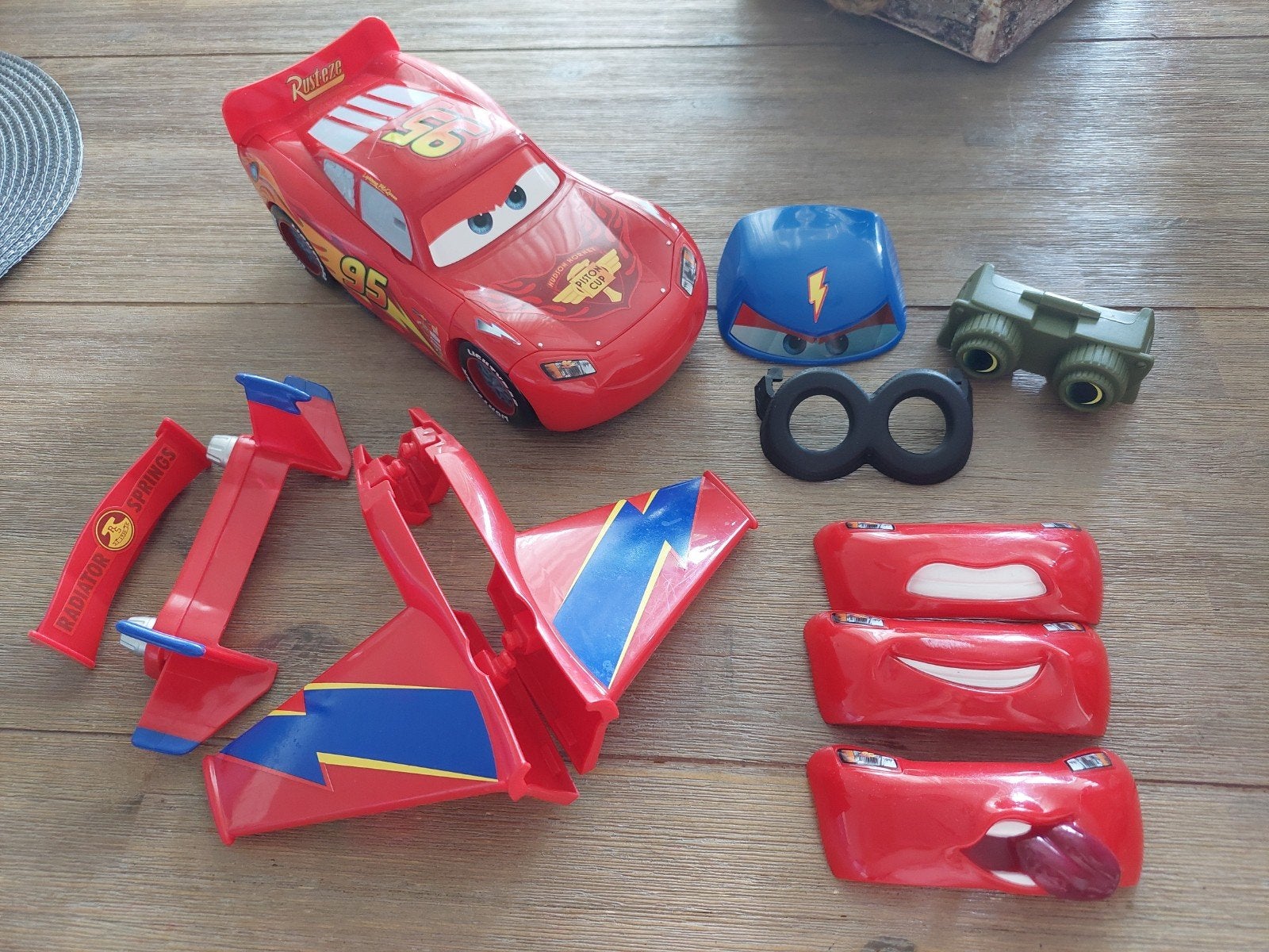 Disney Cars Bliksem McQueen Transformatie speelfiguur, Verzenden, Overige figuren, Zo goed als nieuw, Beeldje of Figuurtje