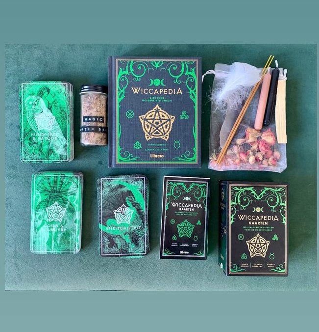 Complete Wicca & Hekserij Set: Wiccapedia Boek, Kaarten, Boeken, Tarot of Kaarten leggen, Nieuw, Ophalen of Verzenden, Instructieboek