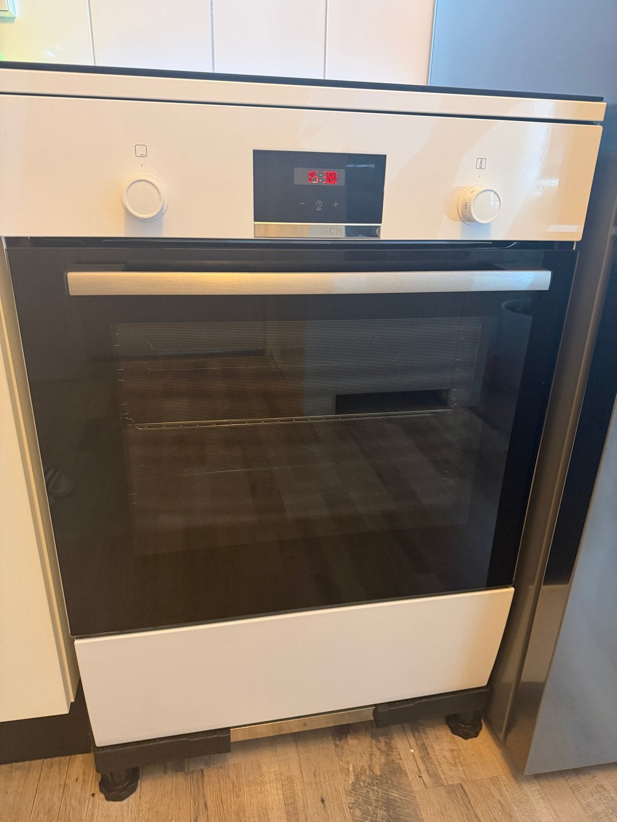 Bosch inductie fornuis 60 cm – zo goed als nieuw + garantie, Witgoed en Apparatuur, Fornuizen, Ophalen, Gebruikt, Hete lucht, 4 kookzones