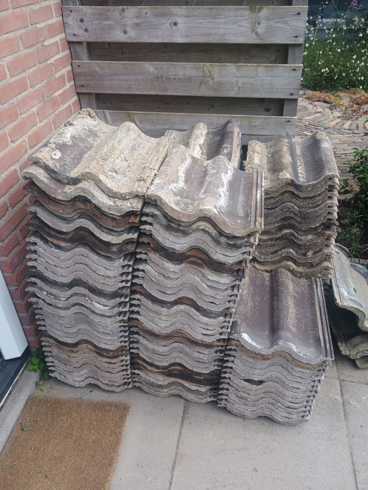 Gratis dakpannen, Doe-het-zelf en Verbouw, Ophalen, Steen of Klei, 15 m² of meer, Dakpannen