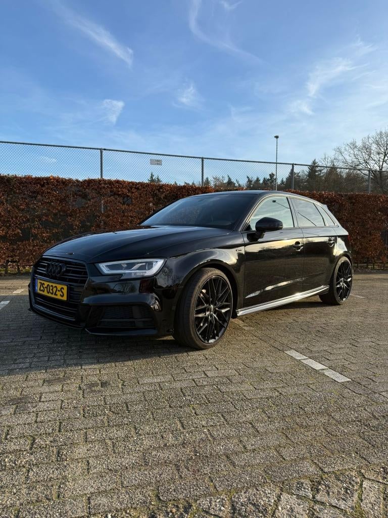Audi A3 Sportback TFSI - beschikbaar wegens auto van de zaak, Auto's, Audi, Zwart, Zwart, Origineel Nederlands, 1180 kg