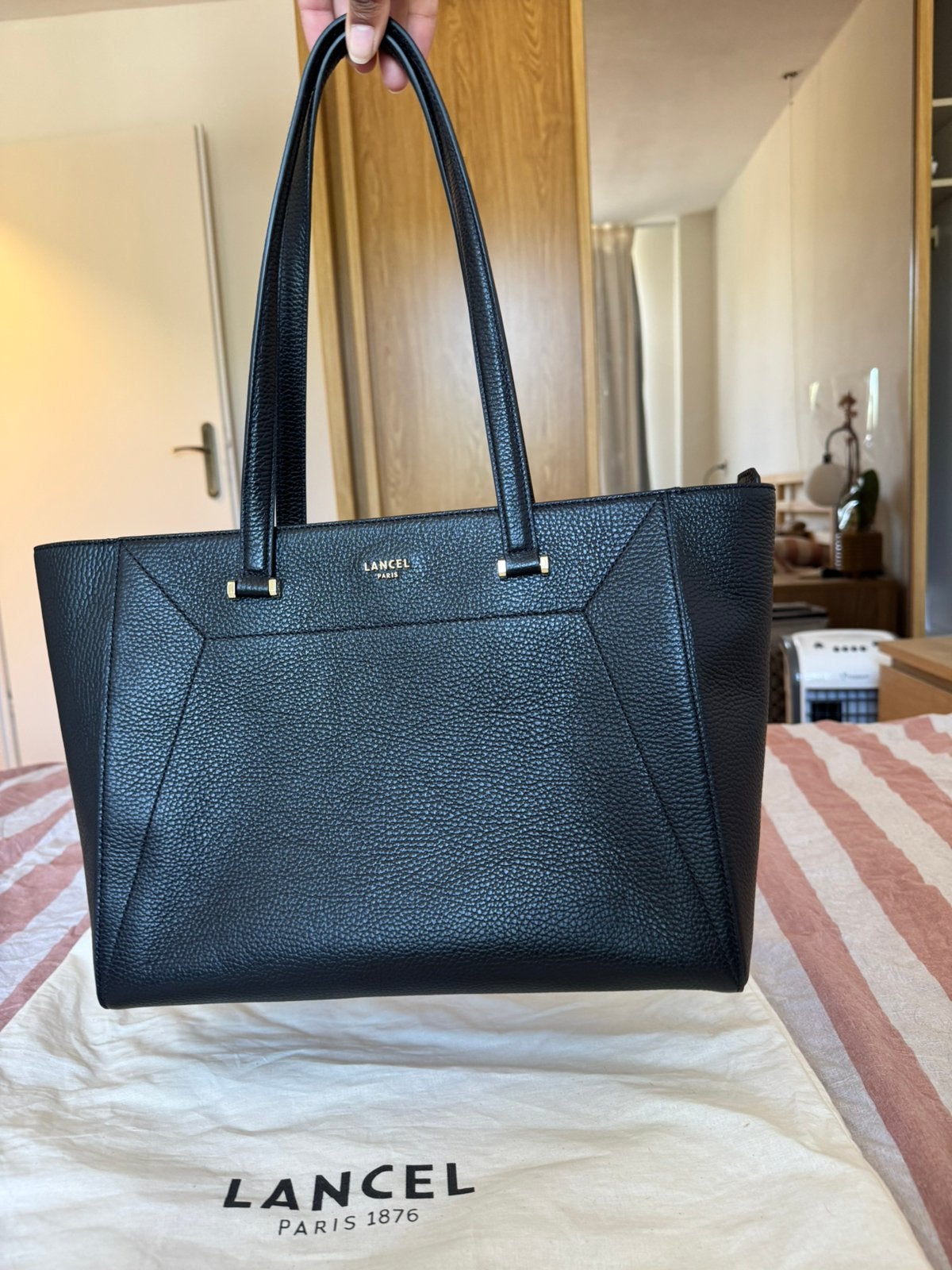 Lancel Paris leren handtas zwart – als nieuw – 1x gebruikt, Sieraden, Tassen en Uiterlijk, Tassen | Damestassen, Ophalen, Zo goed als nieuw