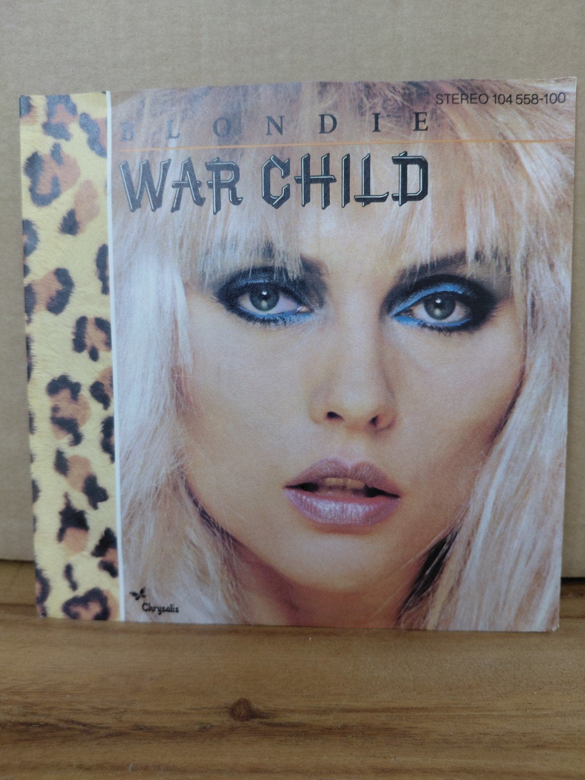 Blondie  - War Child, Verzenden