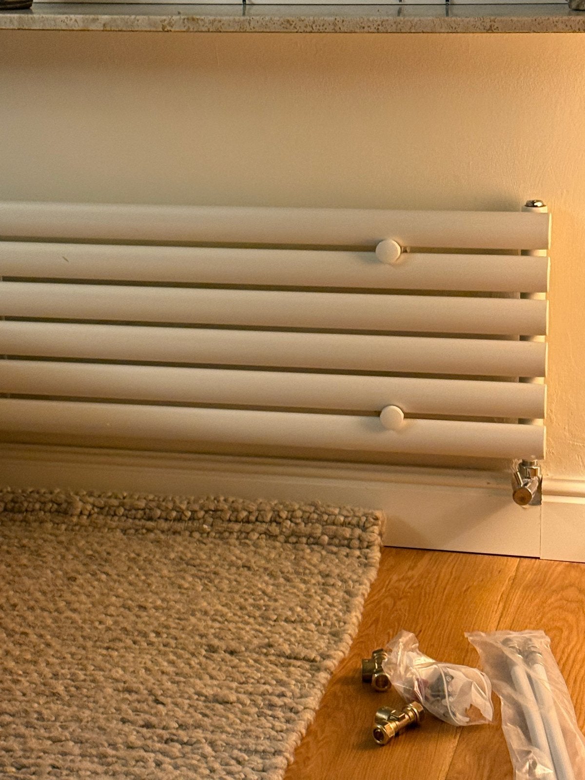 5 Radiatoren: 3 Beige Horizontaal, 2 Verticaal (Grijs/Beige), Doe-het-zelf en Verbouw, Verwarming en Radiatoren, Ophalen of Verzenden