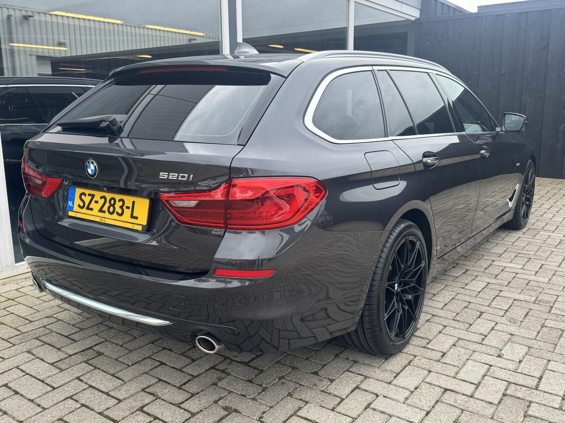 BMW 5 Serie Touring 520i High Executive Luxery|LEDER|19INCH|, Auto's, Automaat, Achterwielaandrijving, Gebruikt, Euro 6