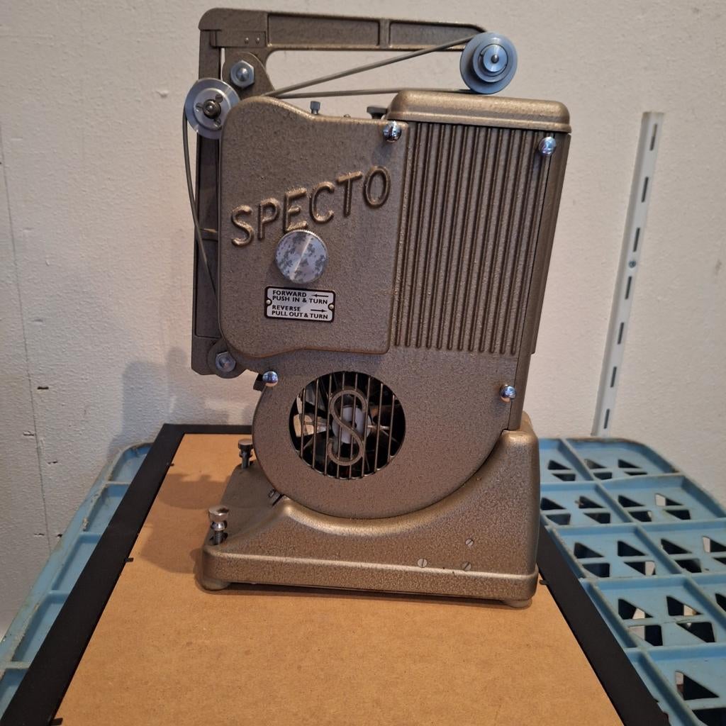Vintage Specto Filmprojector met Koffer - Werkend, Audio, Tv en Foto, Diaprojectors, Ophalen of Verzenden, Gebruikt
