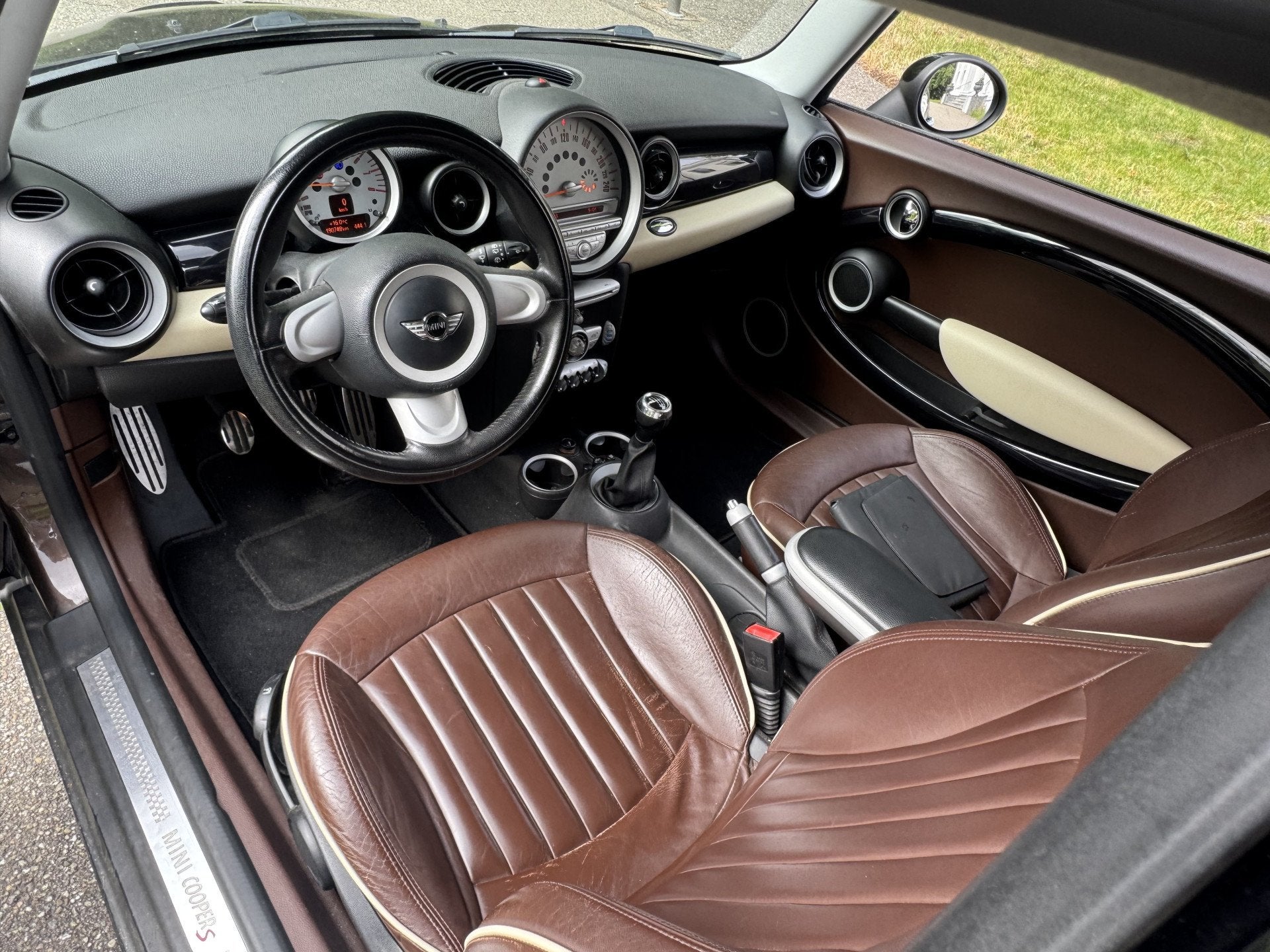 MINI Clubman 1.6 Cooper S, MOOI BRUIN LEDER ! (bj 2008), Auto's, Voorwielaandrijving, Gebruikt, 4 cilinders, Bruin