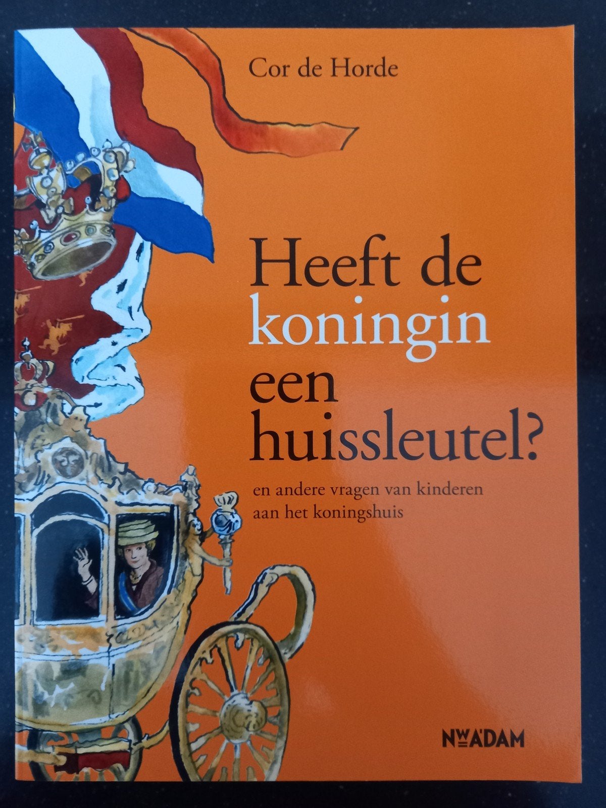 Cor de Horde - Heeft de koningin een huissleutel?, Non-fictie, Ophalen of Verzenden, Cor de Horde, Zo goed als nieuw