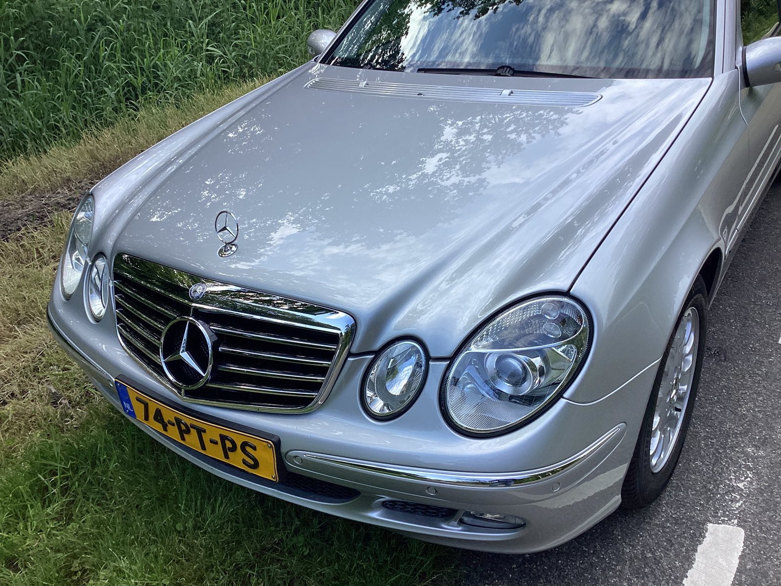 Mercedes e 200 compressor zilver 2004, Auto's, Automaat, Zwart, 4 cilinders, Sound system