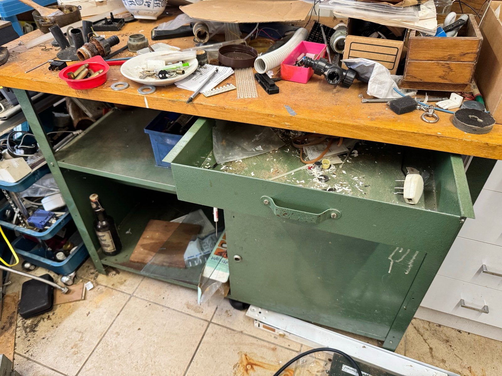 Werkbank 120x80 cm met kast, lade en bankschroef, Doe-het-zelf en Verbouw, Werkbanken, Ophalen, Gebruikt, 120 tot 170 cm, Bankschroef