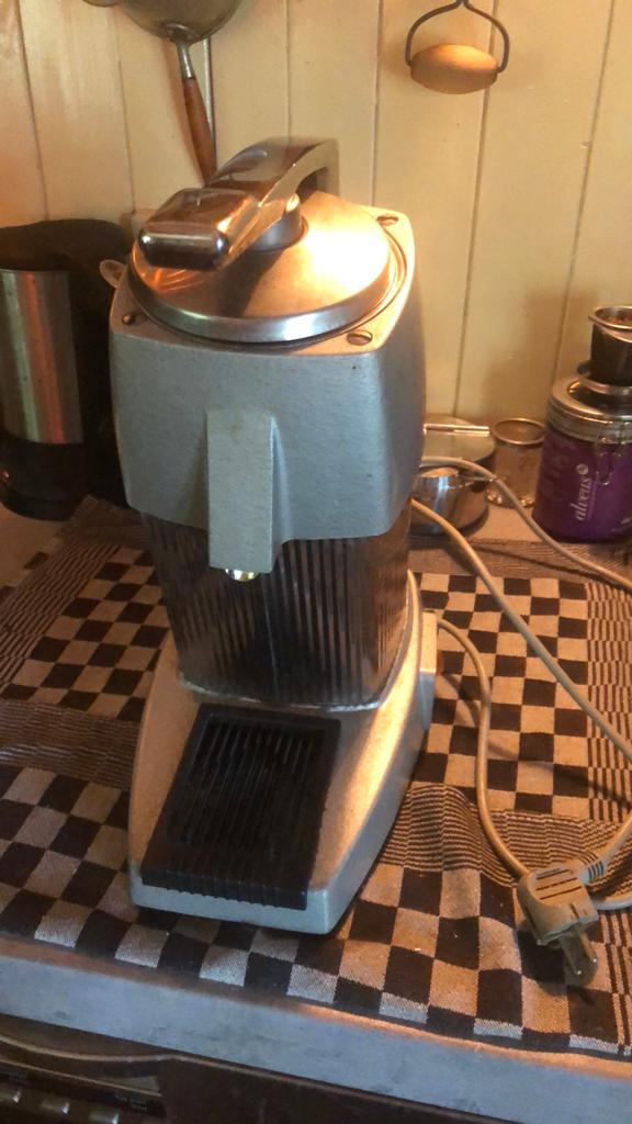 Santos citruspers in goede staat, Witgoed en Apparatuur, Juicers, Ophalen, Zo goed als nieuw, Citruspers