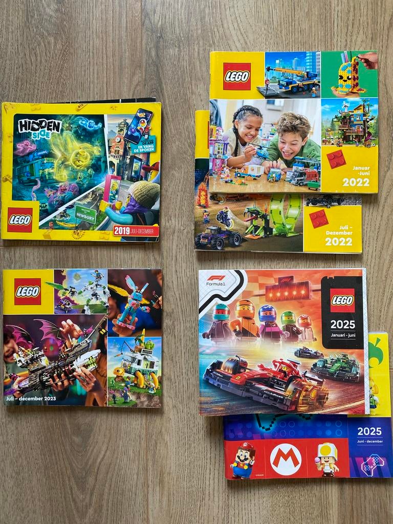 LEGO catalogussen  2019, 2022, 2023 + 2025  0,99 / stuk., Ophalen of Verzenden, Gebruikt