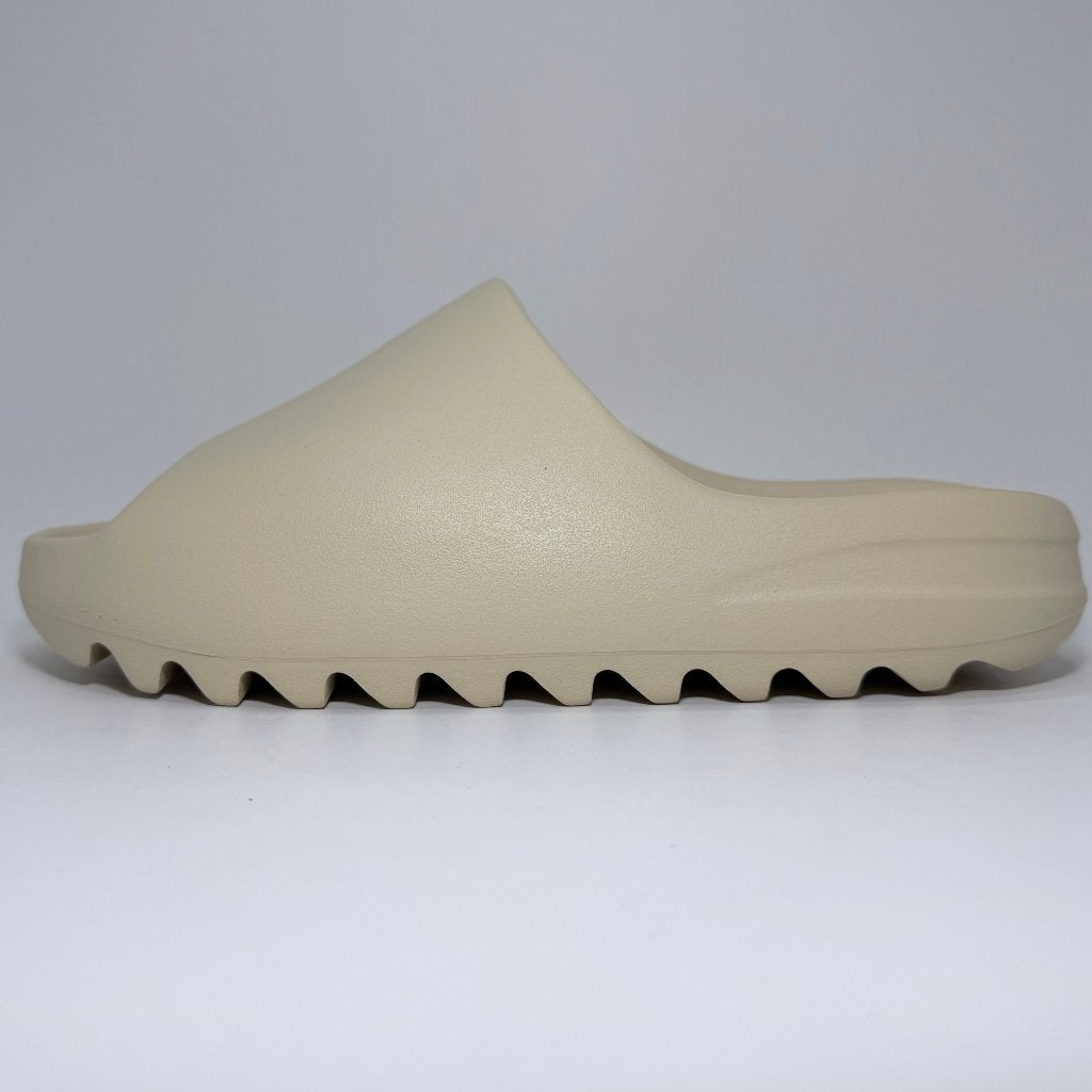 adidas Yeezy Slide Bone - Maat 37, Slippers, Adidas, Nieuw, Ophalen of Verzenden