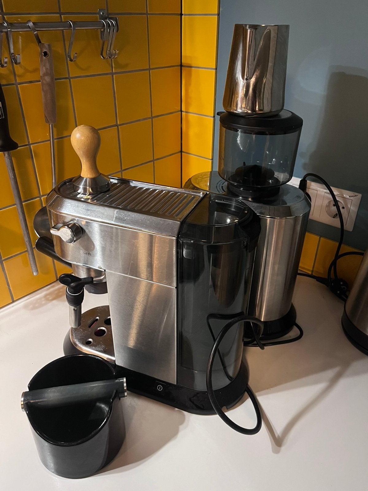 DeLonghi espressomachine en bonenmaler, Ophalen of Verzenden, Zo goed als nieuw, De'Longhi, De'Longhi
