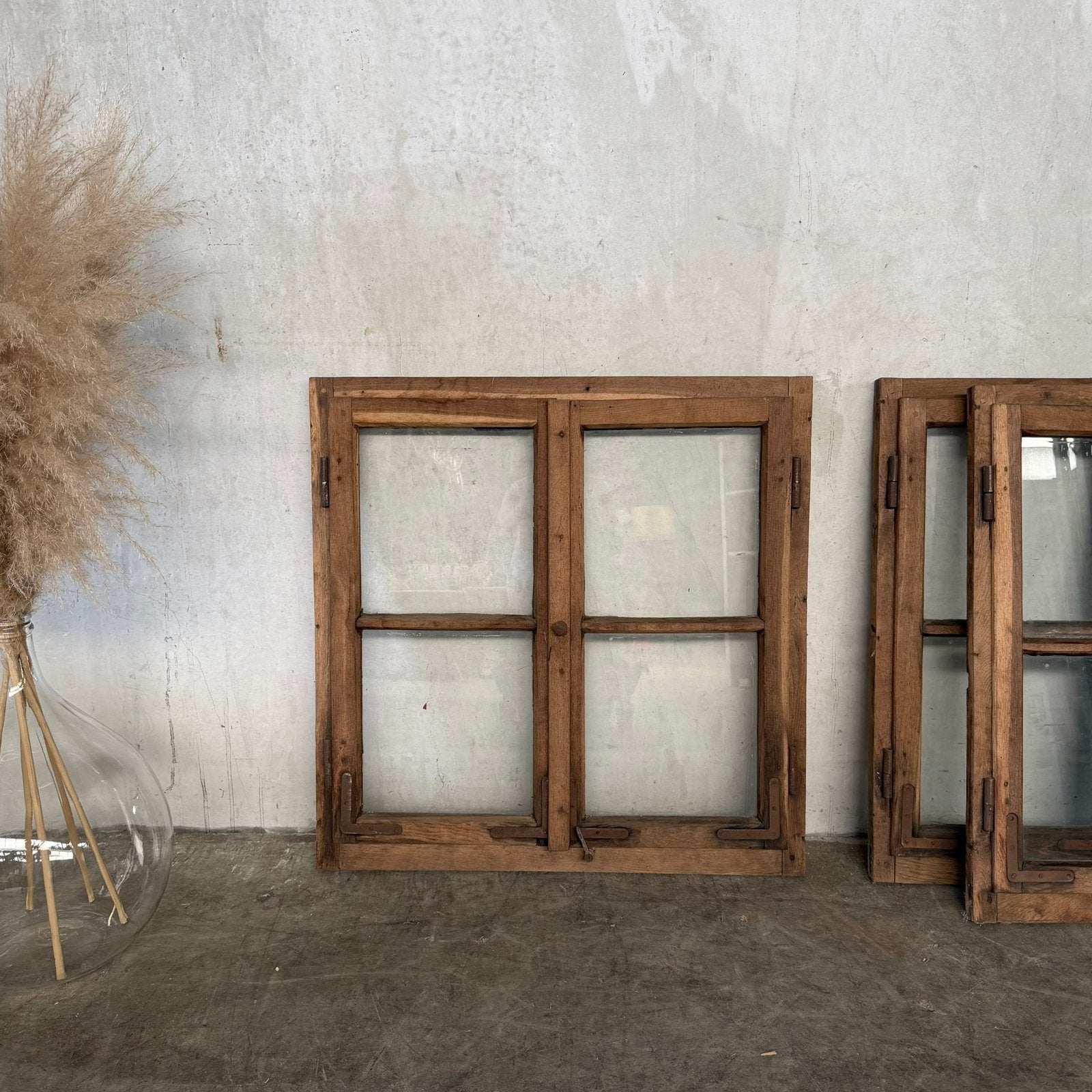 Antieke ramen, oud raam, draairaam, vintage houten raam, Ophalen