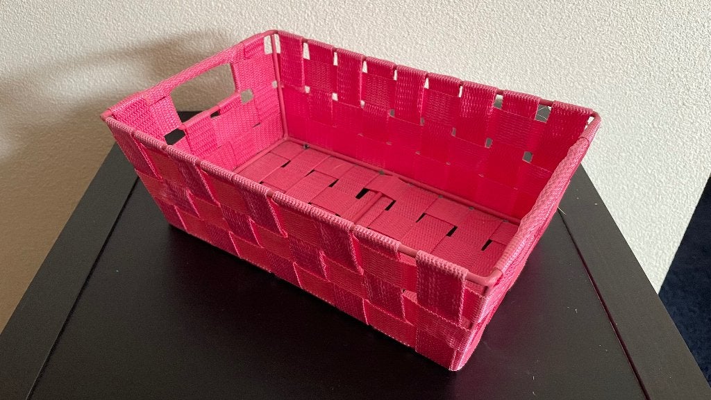 roze mandje 27 x 17 x 9,5 cm., Overige materialen, Mand, Ophalen of Verzenden, Zo goed als nieuw