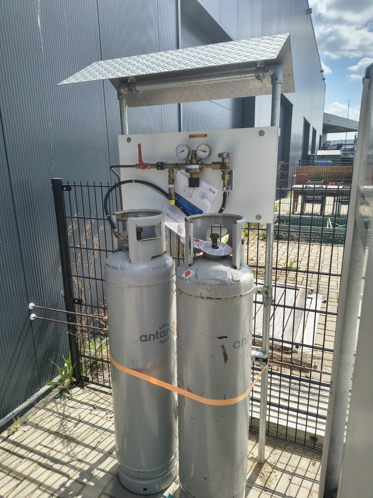 Propaan en zuurstof broninstalatie, Doe-het-zelf en Verbouw, Gereedschap | Lasapparaten, Ophalen, Zo goed als nieuw, 250 ampère of meer