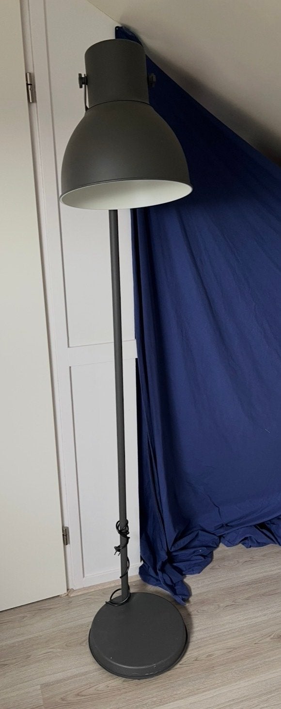 Ikea HEKTAR staande lamp met voetschakelaar, Ophalen, Gebruikt, E27 (groot), Metaal