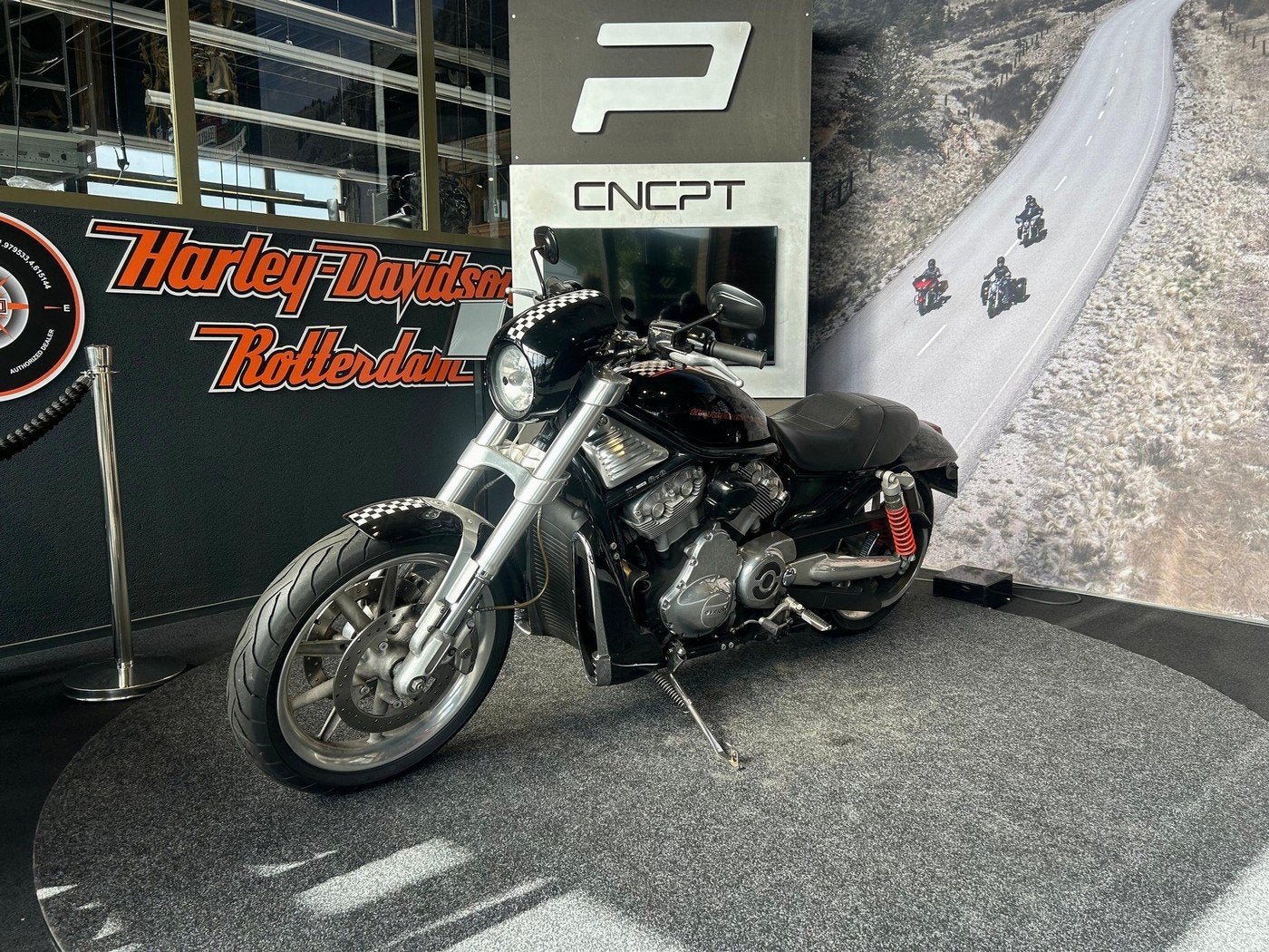 Harley-Davidson VRSCR STREET ROD (bj 2005), Motoren, Laan van Vredenoord 33
2289 DA  RIJSWIJK, NL, Bedrijf, Overig, Sales@harleydavidsonrotterdam.nl