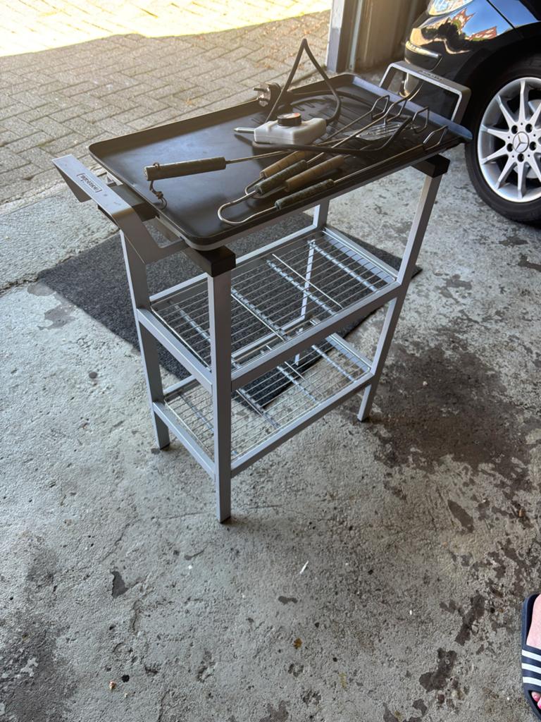 Elektrische BBQ met onderstel en accessoires, Ophalen, Nieuw