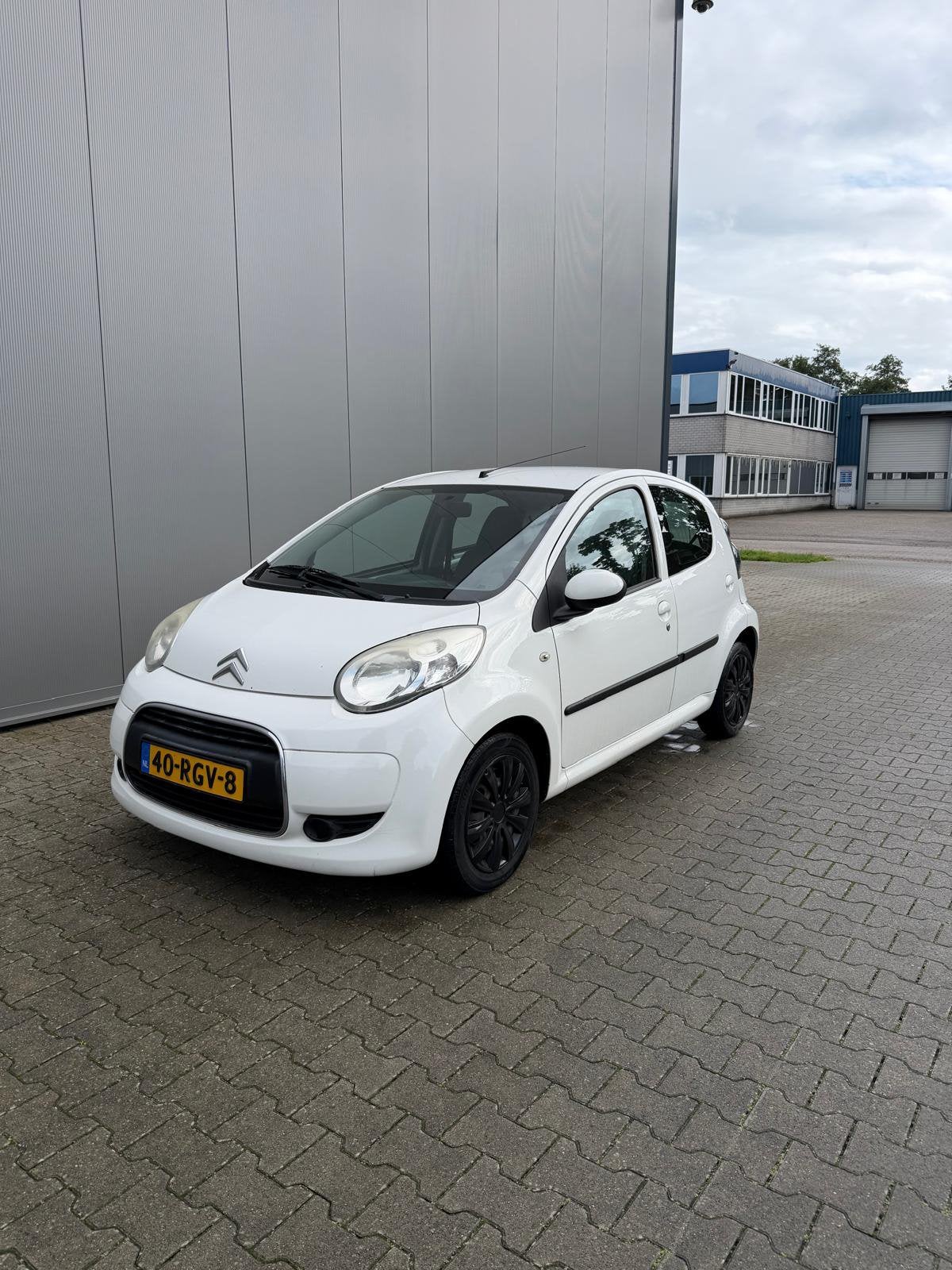 Citroën C1 1.0i 68PK 5D 2011 Wit, Voorwielaandrijving, 4 stoelen, C1, Origineel Nederlands