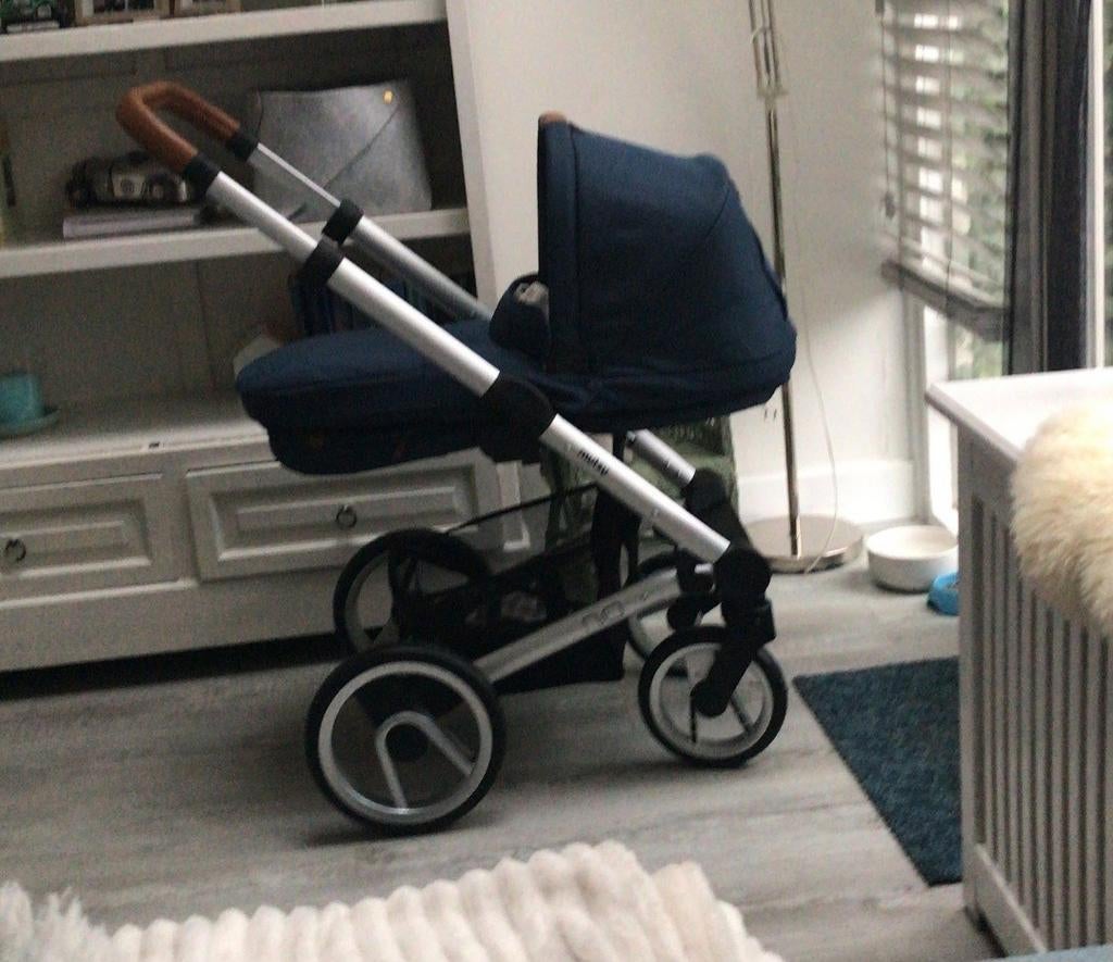 Mutsy kinderwagen met Maxi-Cosi adapters en zitje, Ophalen, Gebruikt, Mutsy