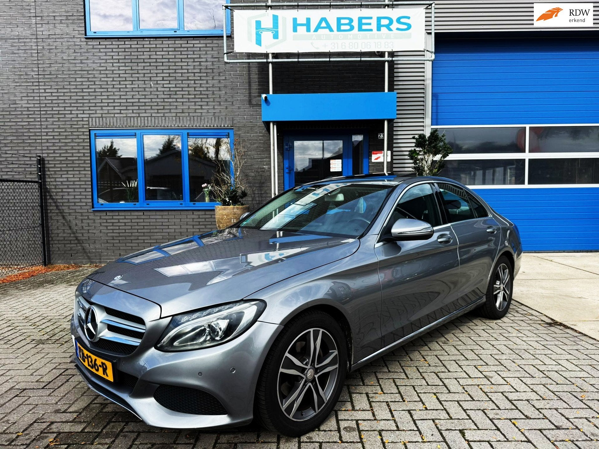 Mercedes-Benz C-klasse 180 Prestige 156PK|Navigatie|AUT|Kant, Auto's, Automaat, Dealer onderhouden, Verwarmde buitenspiegels, Leder en Stof