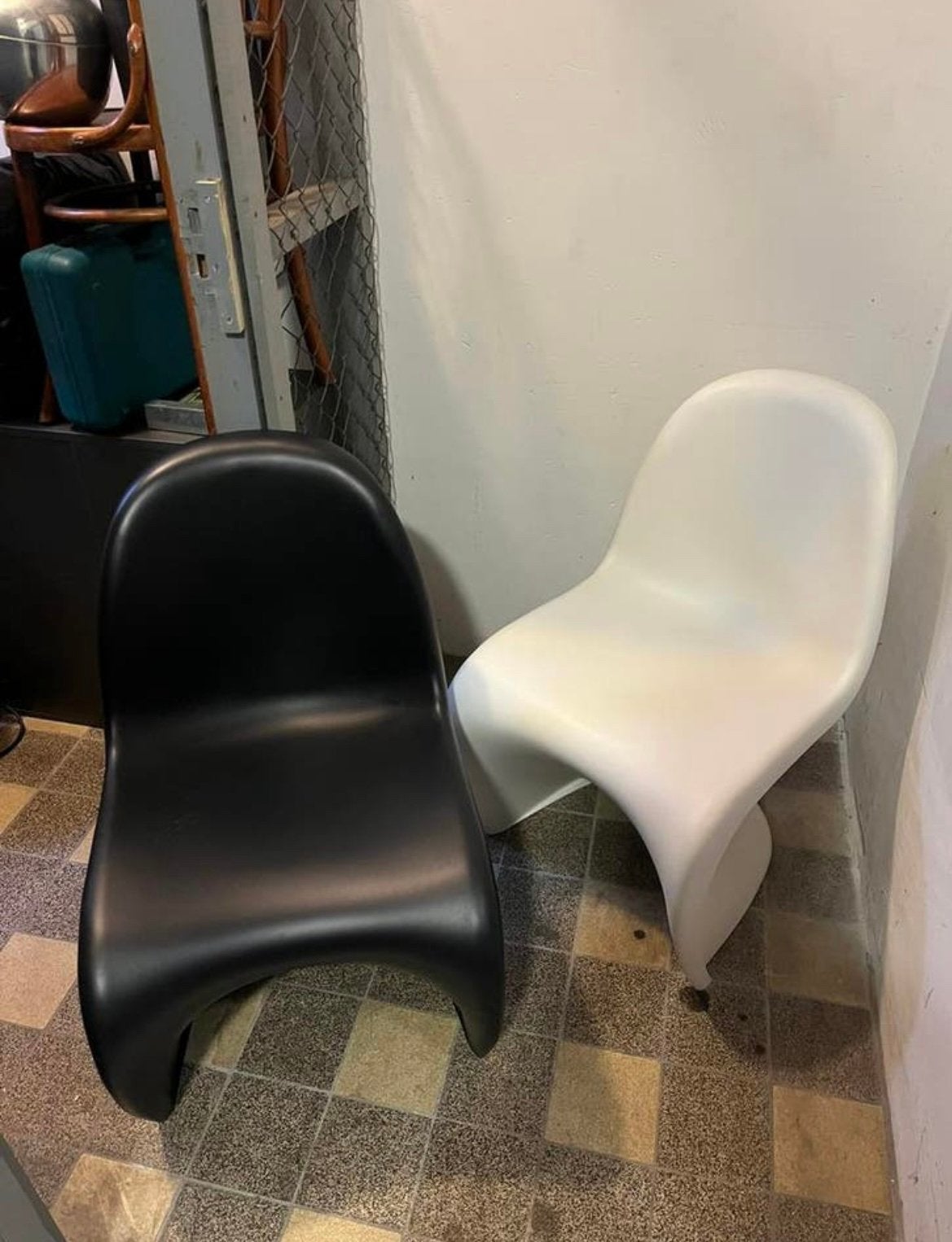 Zwarte vitra panton chair, Ophalen, Overige materialen, Gebruikt, Zwart