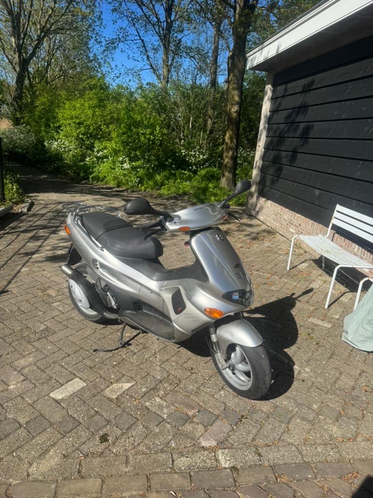 Gilera Runner dark dream 50cc 2 takt AC SD(staat nog tekoop), Fietsen en Brommers, Scooters | Piaggio, Gebruikt, Overige modellen