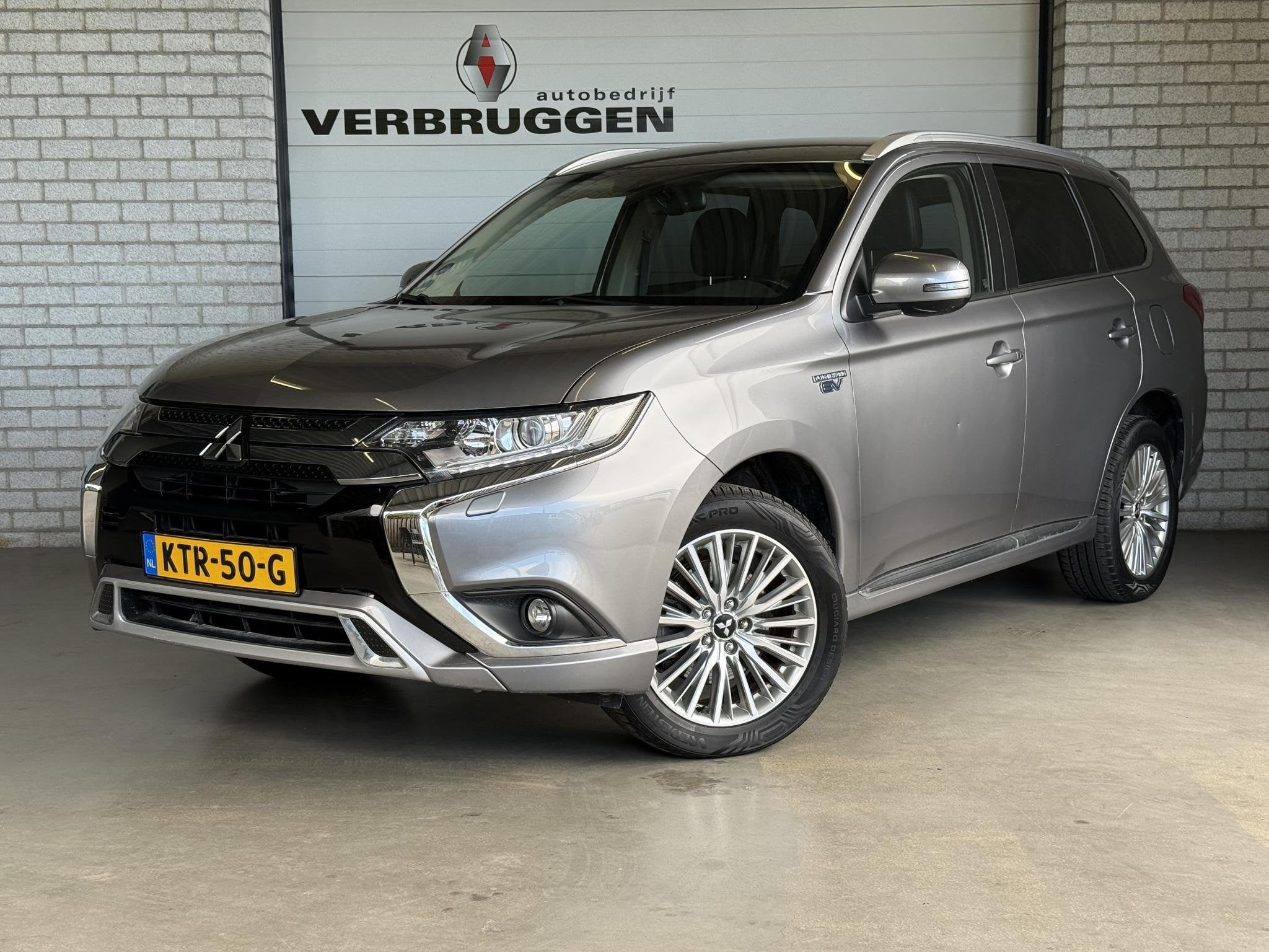 Mitsubishi Outlander 2.4 PHEV Intense | Volledig onderh. | C, Auto's, Automaat, 12 maanden, Plug-in hybride, Bedrijf