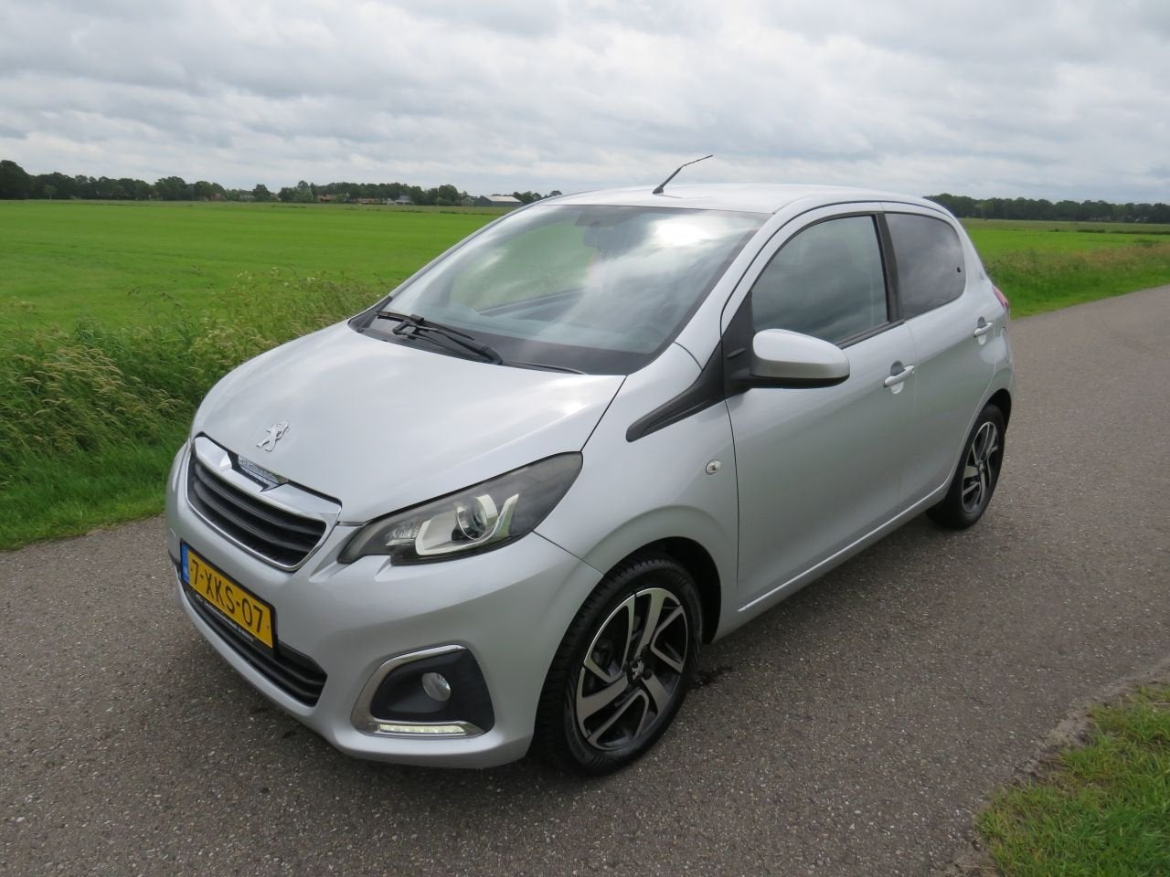 Peugeot 108 1.2 VTI Allure 192.000km Orgineel Navigatie Airc, Webaccessibility@stellantis.com, 1199 cc, Handgeschakeld, Taurusavenue 1 ,2132 LS, Hoofddorp, Nederland