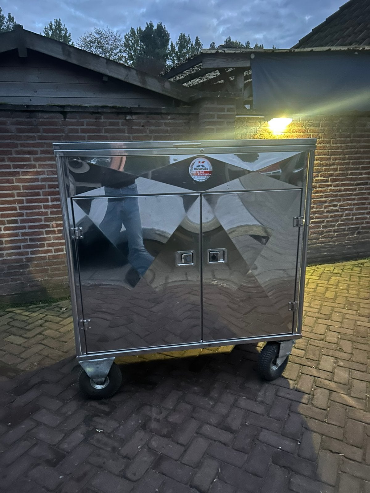 Concourskast zadelkast, Dieren en Toebehoren, Ophalen, Zo goed als nieuw