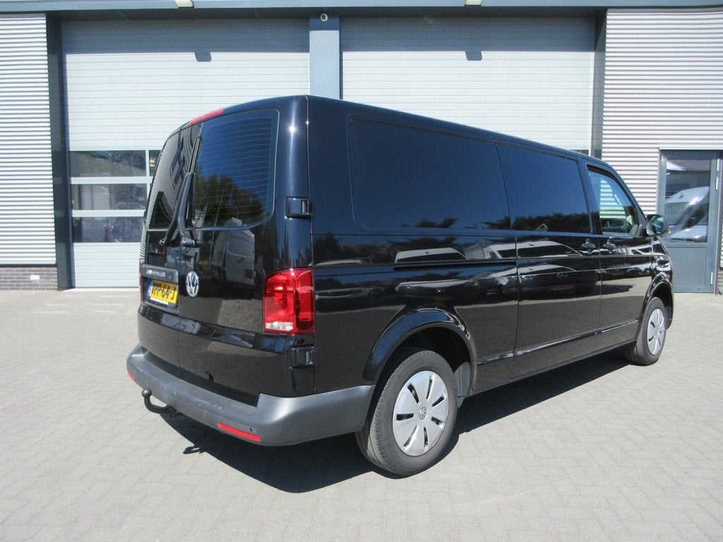 Volkswagen Transporter 2.0 TDI L2H1 airco navigatie trekhaak, Voorwielaandrijving, Gebruikt, Euro 6, 4 cilinders