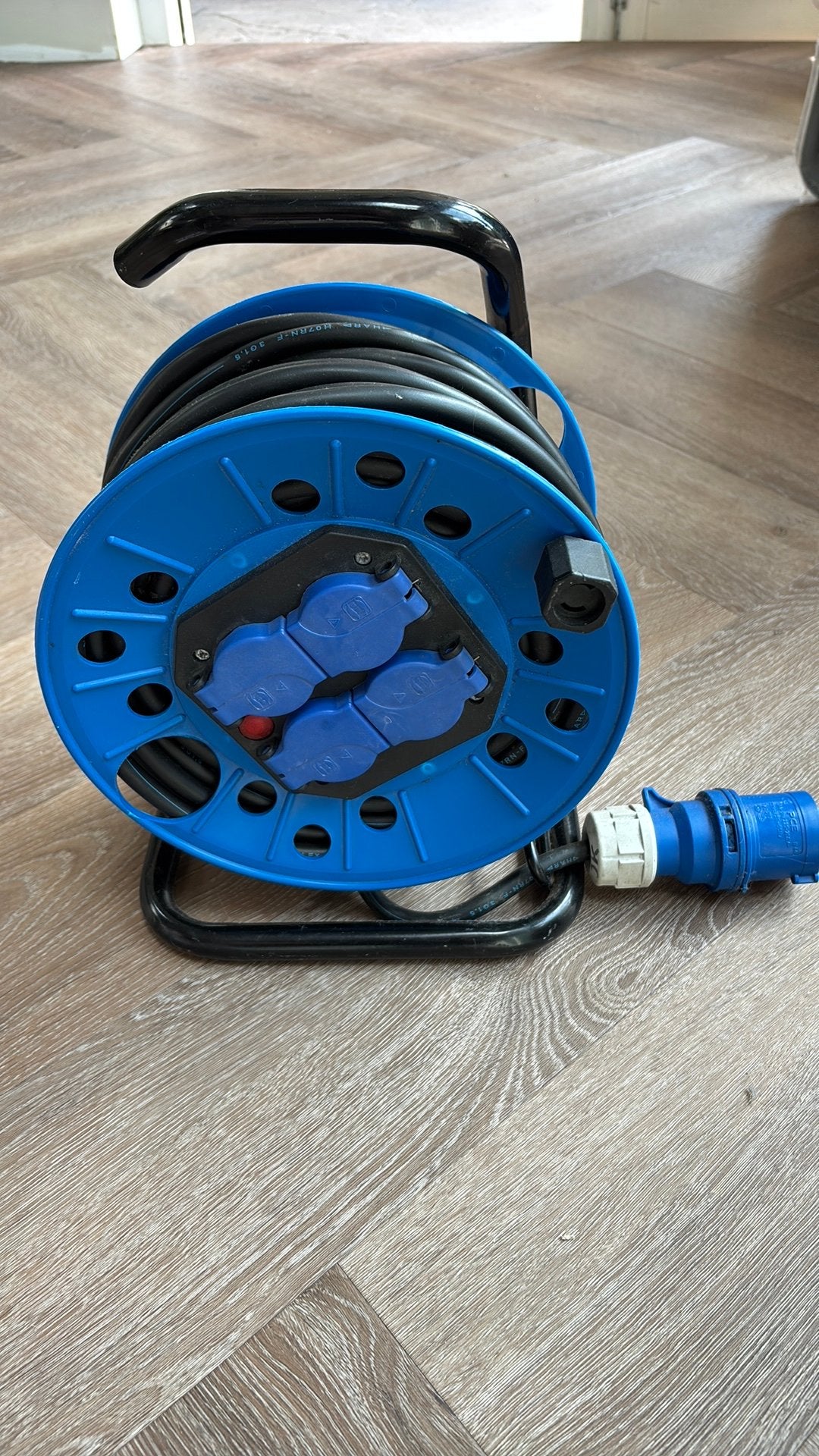 Campingstroom haspel 25 meter, Ophalen, Zo goed als nieuw
