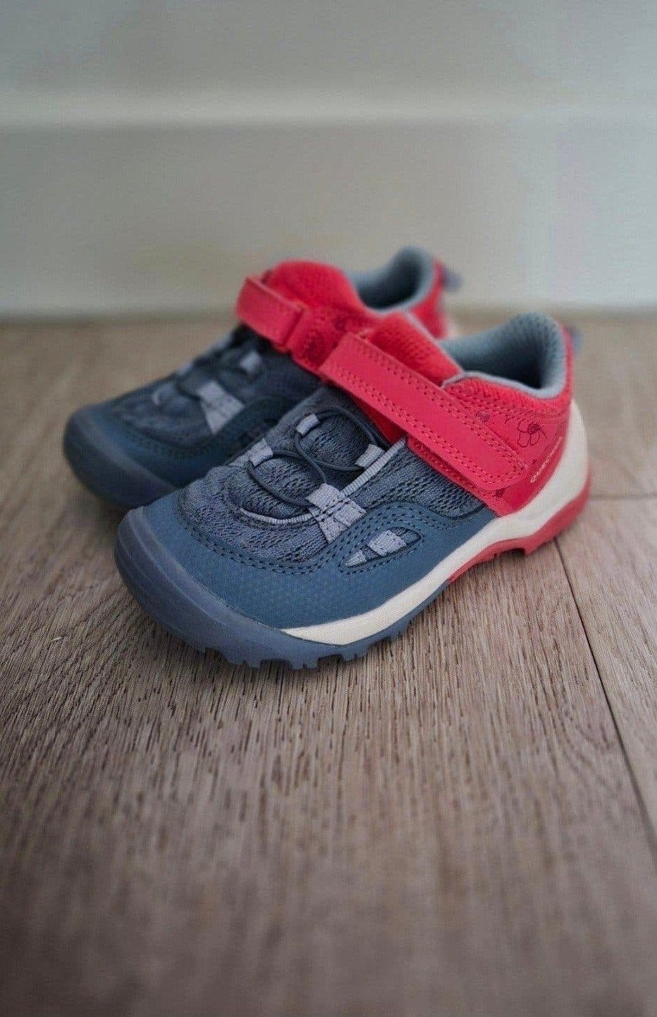 Quecha Wandelschoenen klittenband Crossrock roze mt 26

De C, Meisje, Schoenen, Ophalen of Verzenden, Zo goed als nieuw