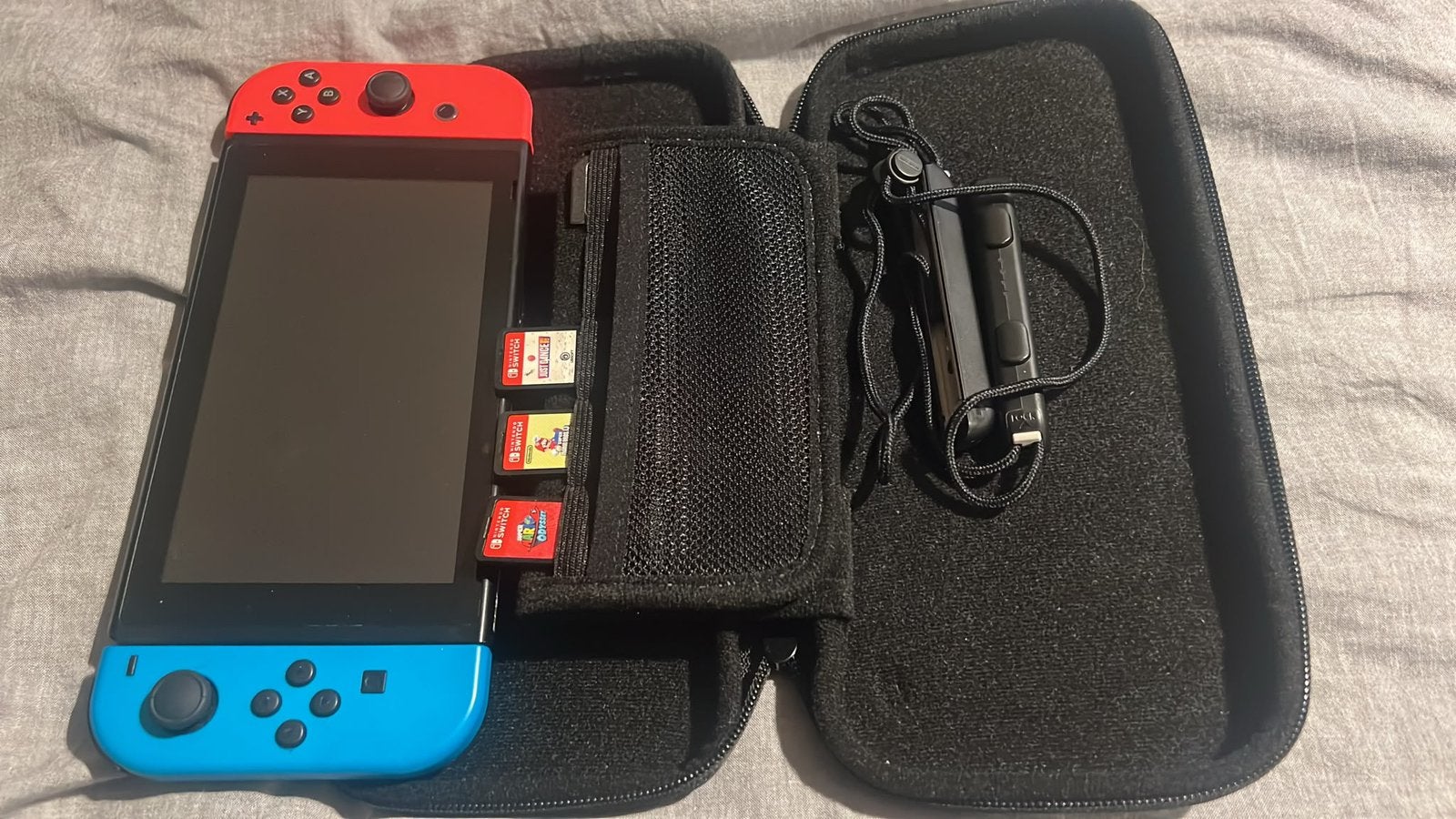 Nitendo switch + 4 games & docking station, Spelcomputers en Games, Ophalen, Zo goed als nieuw, Met 2 controllers, Switch Original