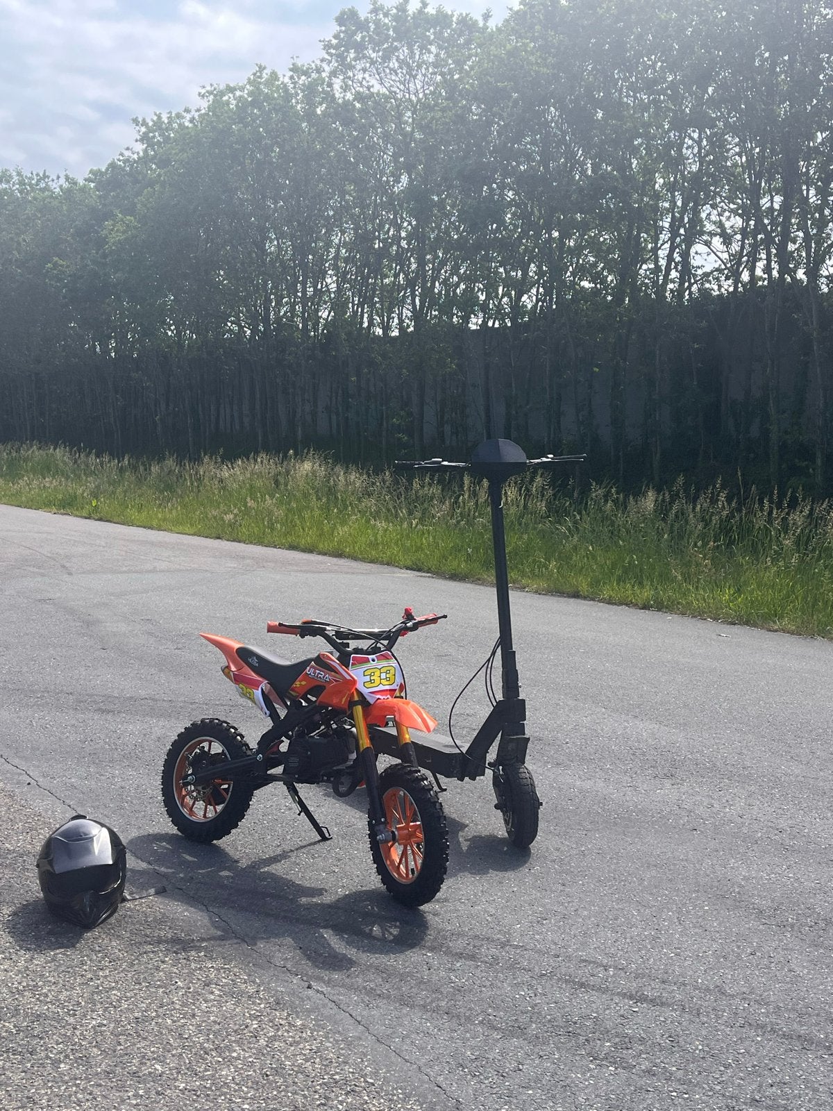 Pitbike met schade aan kappen, Gebruikt, Pitbike, Schijfrem, 49 cc