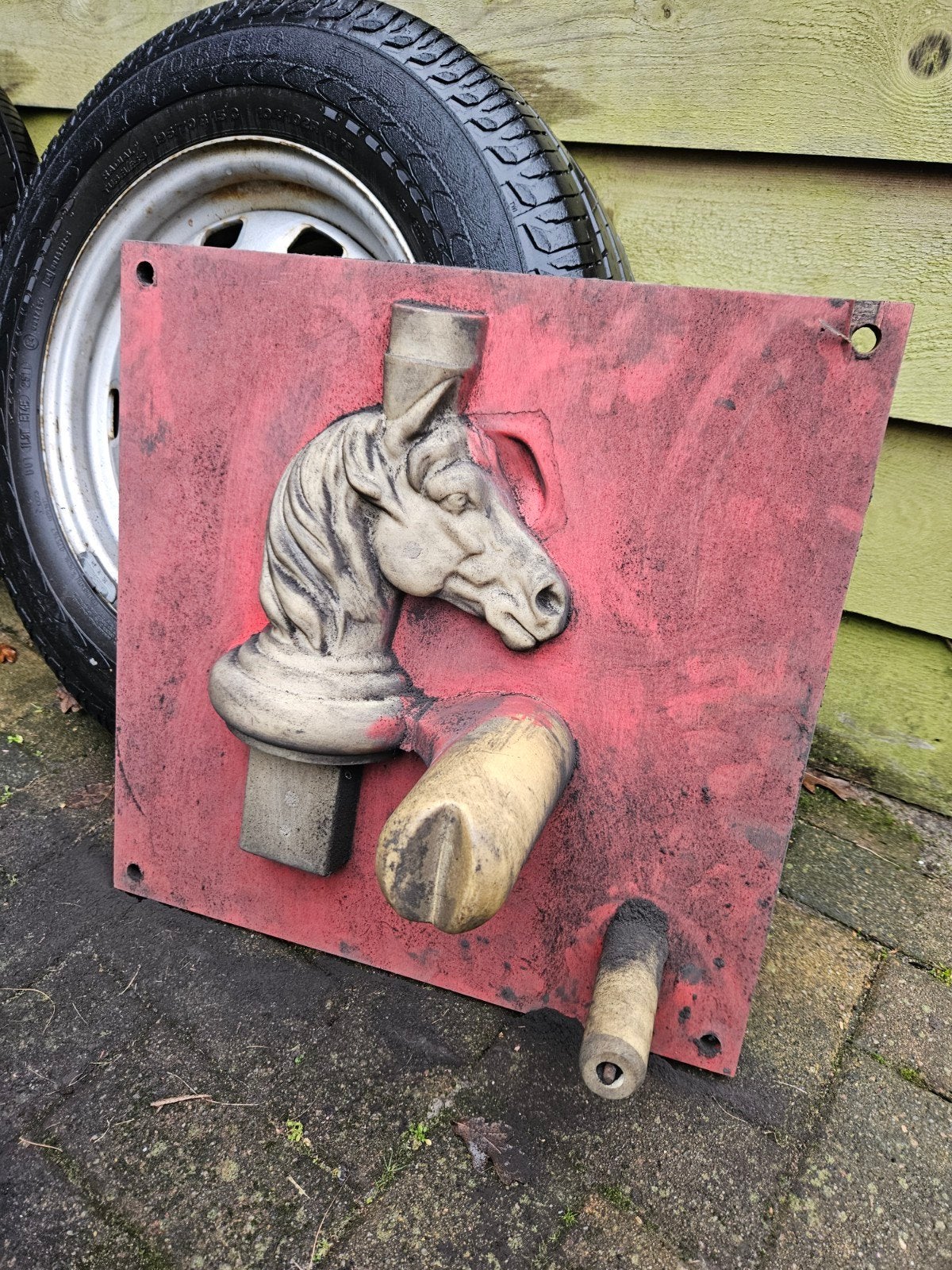oude gebruikte gietmal paard, Ophalen