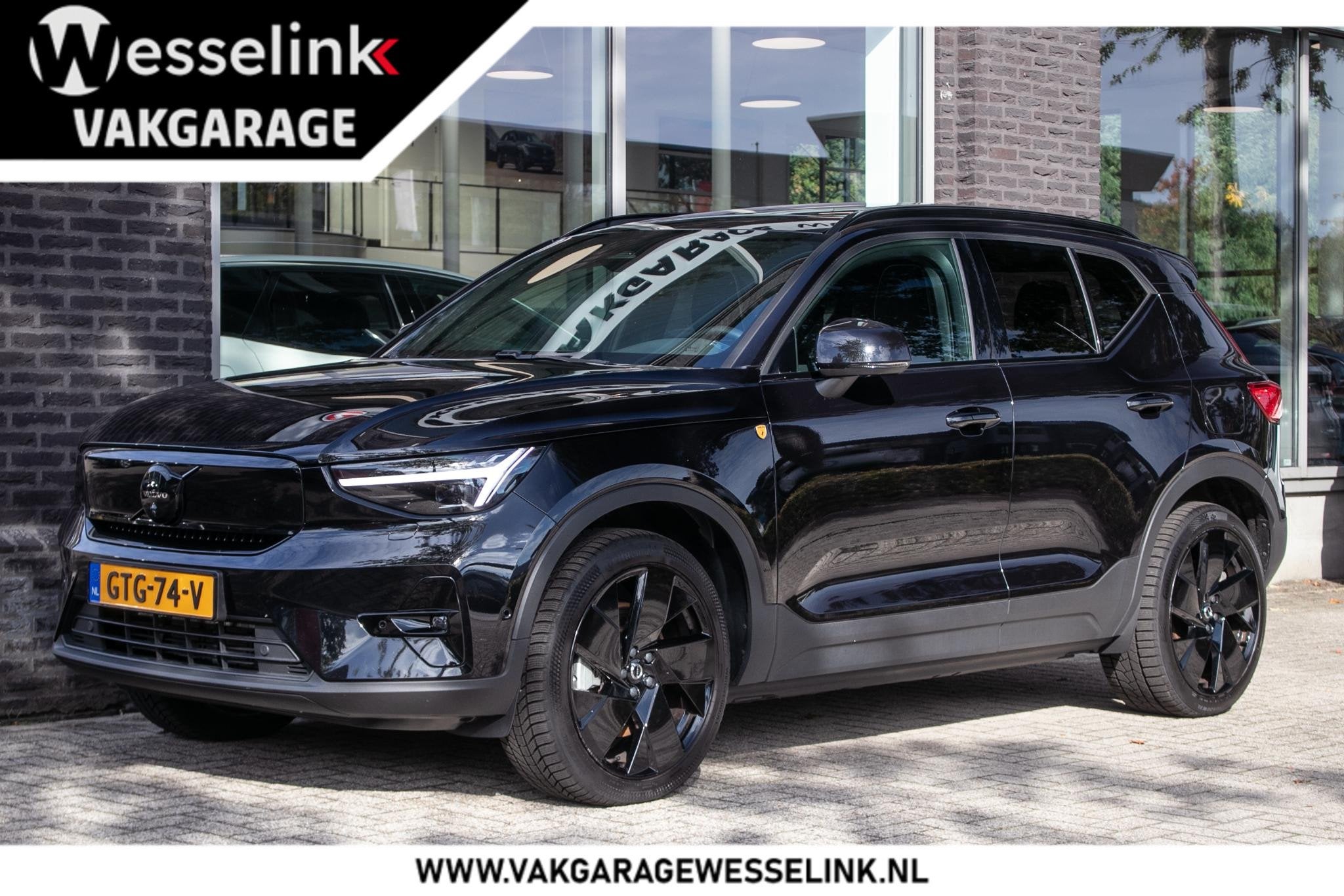 Volvo EX40 Single Motor Extended Range Ultra Black Ed. 82 kW, Auto's, Dealer onderhouden, Achterwielaandrijving, Gebruikt, 252 pk