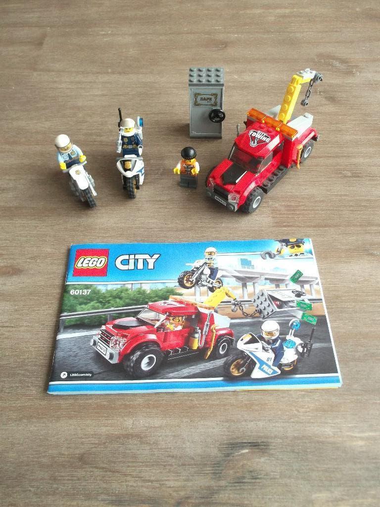 lego police 60137 tow truck trouble (2017), Ophalen of Verzenden, Gebruikt, Complete set, Lego