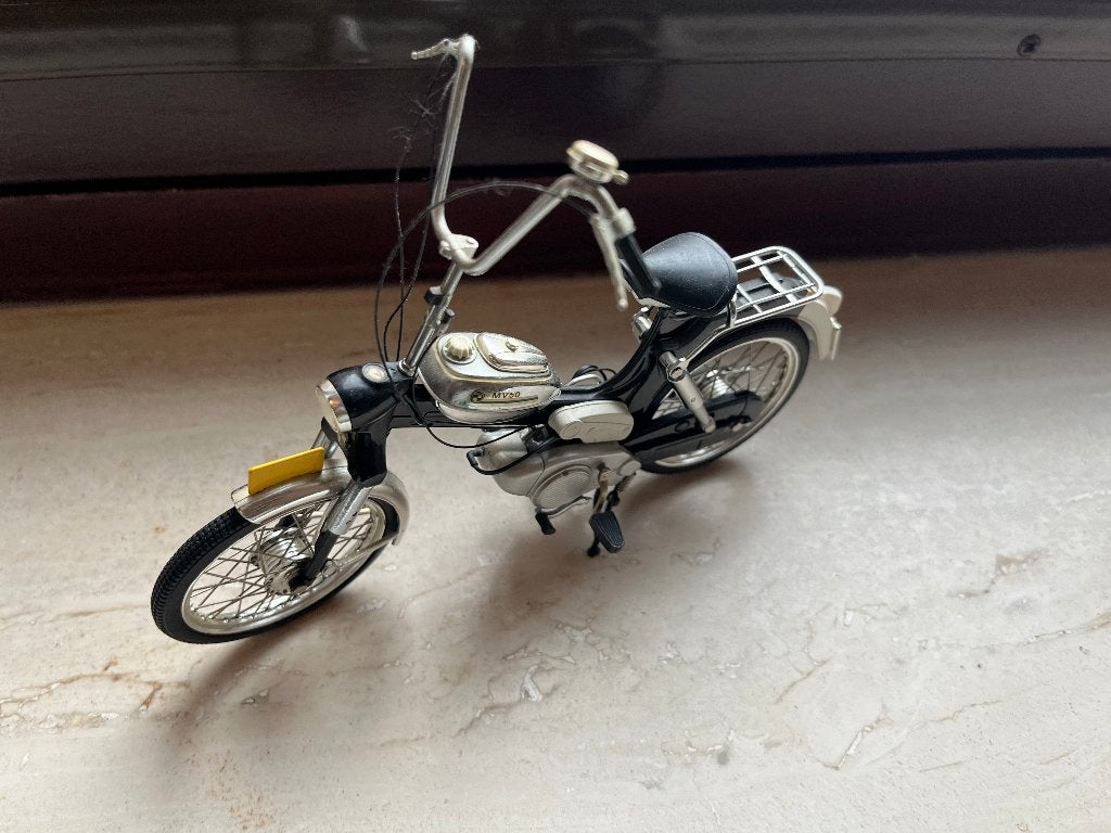 Puch MV 50 brommer WSI 1:10, Ophalen of Verzenden, Zo goed als nieuw, 1:9 t/m 1:12, Motor