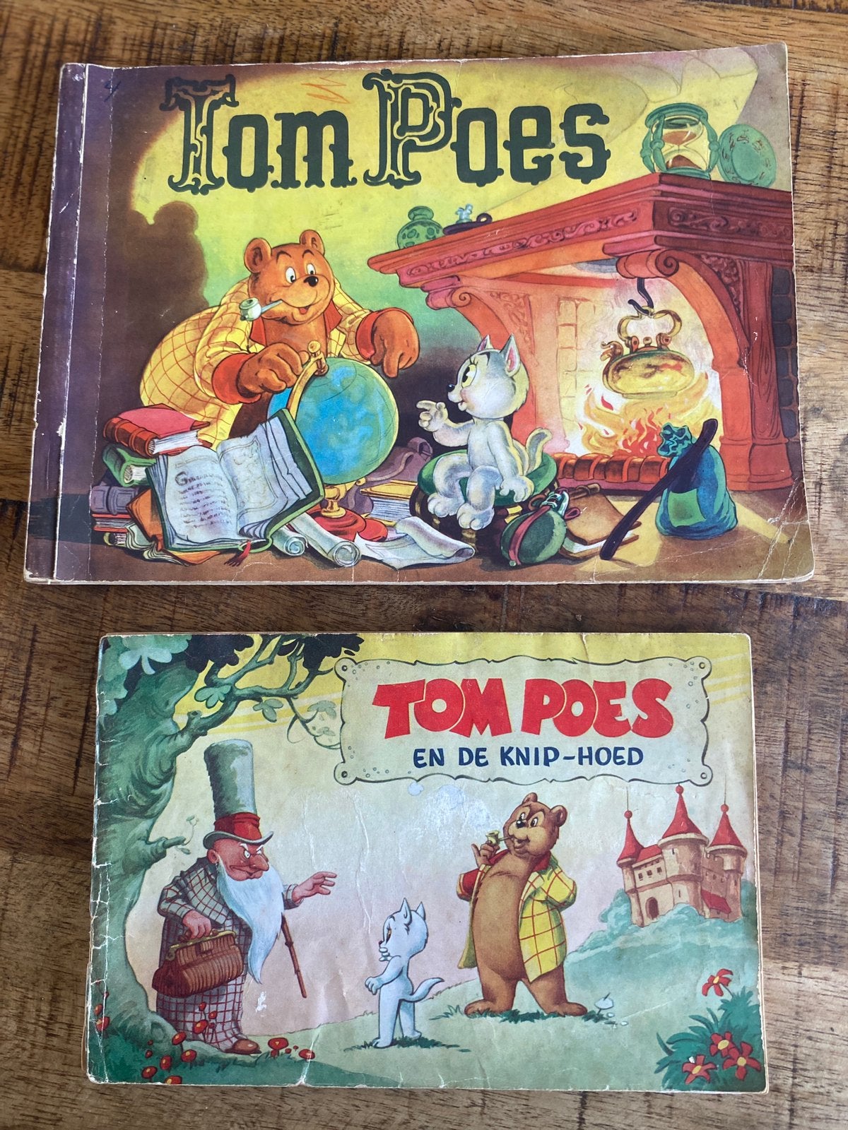 2x tom poes bommel marten toonder plakplaatjes, Ophalen of Verzenden, Gelezen