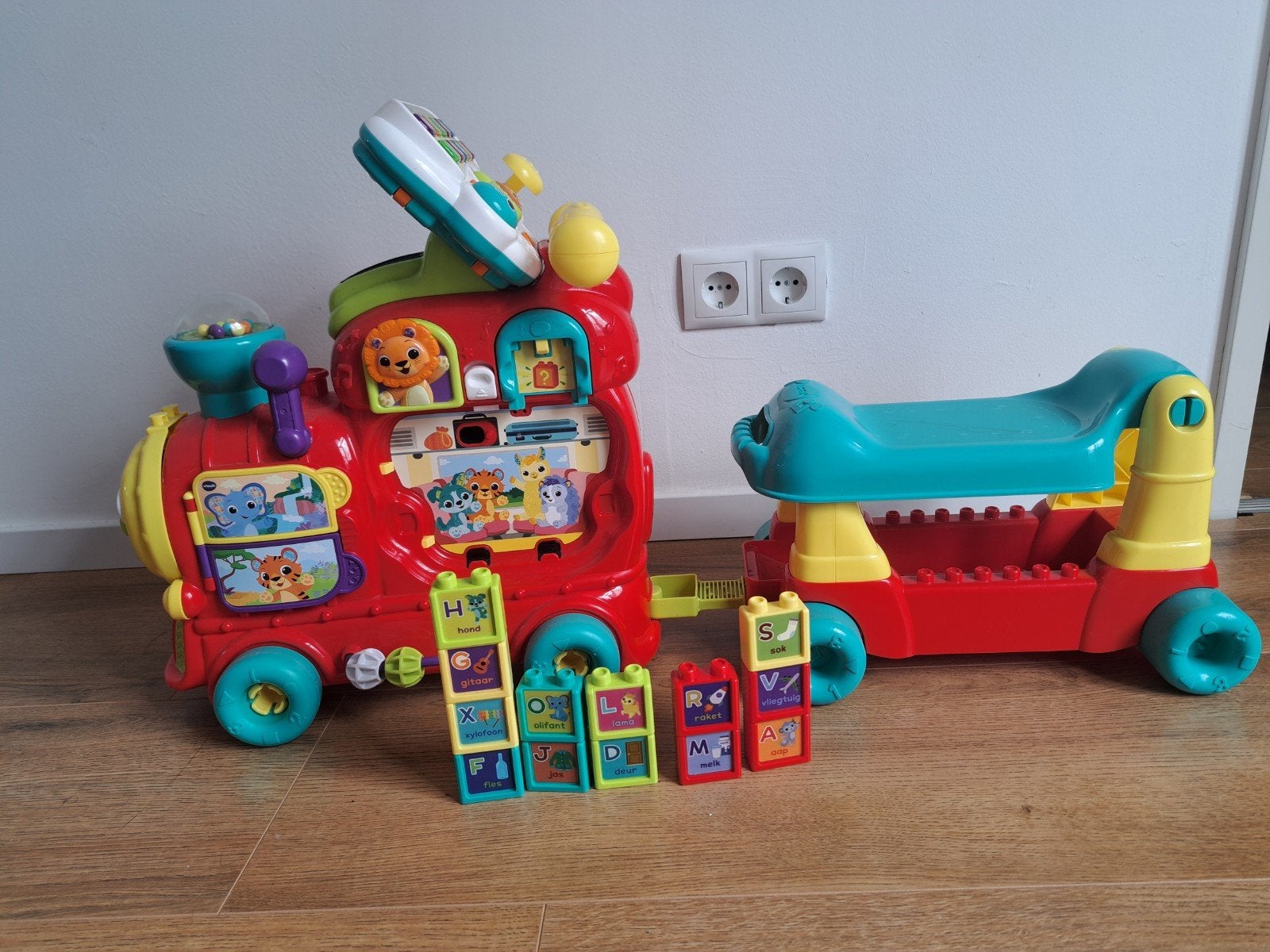 VTech Interactieve Trein /loopwagon met Muziek, Letterblokke, Ophalen, Gebruikt, Auto, Met geluid