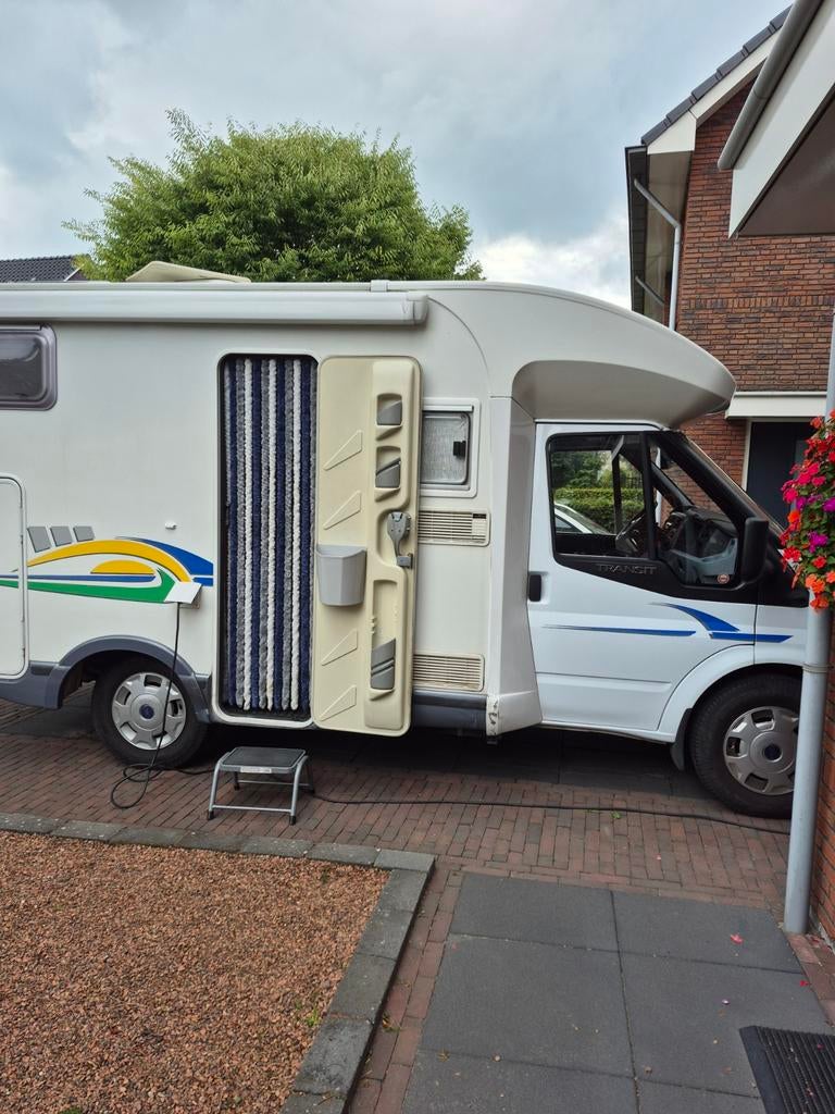 ** Moet weg 2000 gezakt!!  **  Ford Chausson. MEER FOTO'S!!!, Chemisch toilet, Standaard zit, Ringverwarming, Tot en met 2