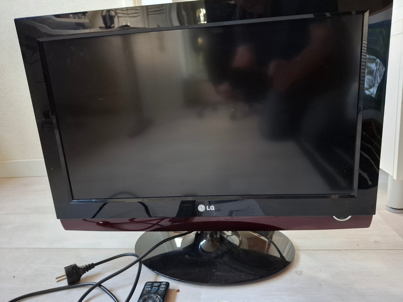 LG LCD TV/DVD Combo 32LG40** met afstandsbediening, Ophalen, Gebruikt, LG, 60 tot 80 cm