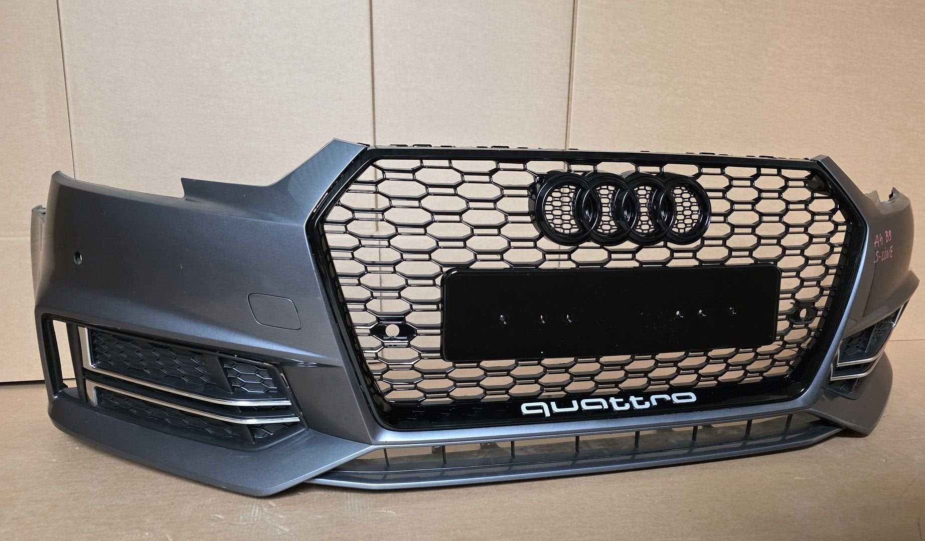 Voorbumper Audi A4 B9 8W S-Line 4xPDC bj.2016-2019 BUMPER, Gebruikt, -, Voor, Bumper