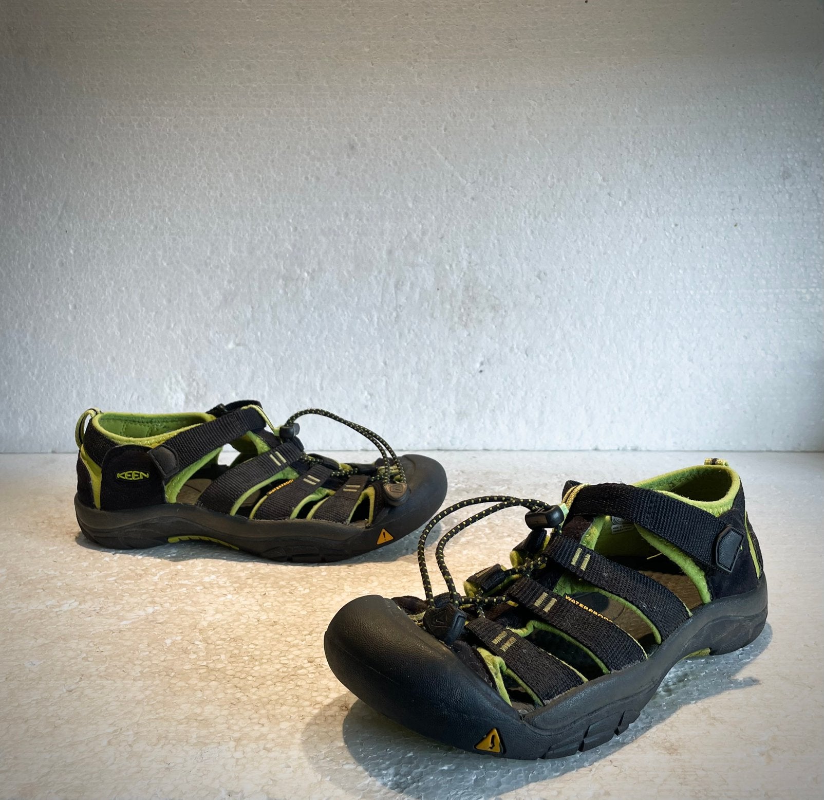 Keen waterproof outdoor trekking wandel sandalen schoenen 36, Ophalen of Verzenden, Schoenen