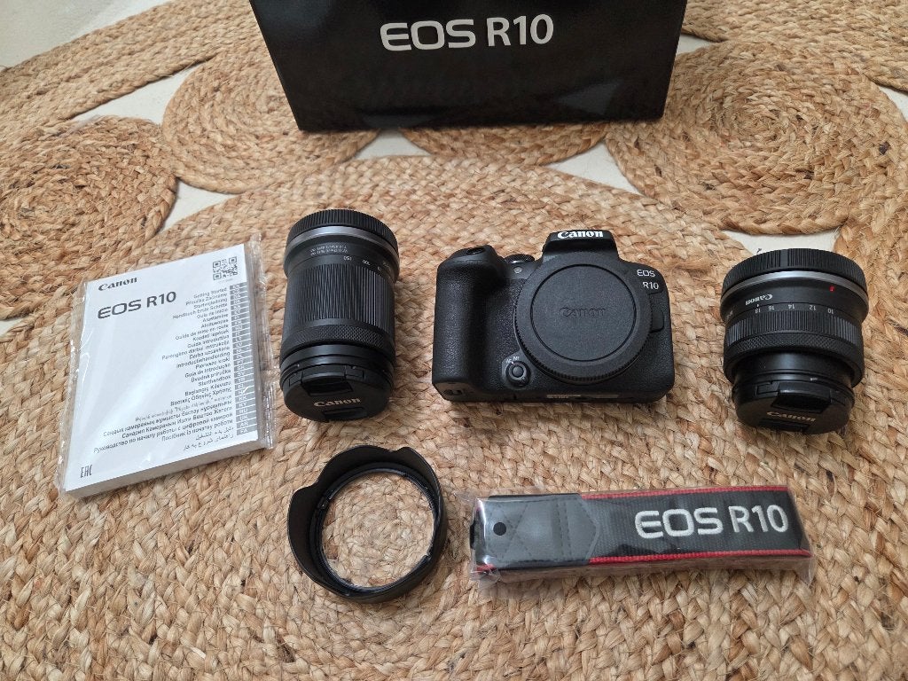 Canon EOS R10 + RF-S 10-18mm + RF-S 18-150mm, Audio, Tv en Foto, Fotocamera's Digitaal, Ophalen, Canon, Lensdop, Zo goed als nieuw